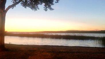 Le soleil s’est couché sur le lac de Sanguinet hier soir